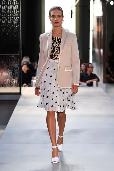 Look 13